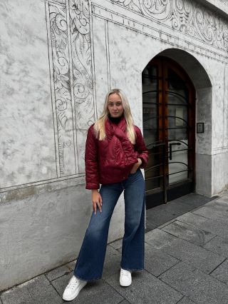 Nová bunda LIU•JO je kousek, který tě nejen zahřeje, ale i rozzáří. ✨ Elegantní, trendy a dostupná i v černé jedině v...