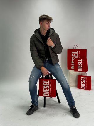 Styl, který má šmrnc.🔥 Nová khaki bunda Karl Lagerfeld je ideální na podzimní dny, kdy chceš vypadat dobře a cítit se...